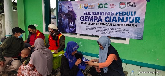 Yayasan Uluran Tangan, PDUI Bekasi dan IDC Adakan Pengobatan Masal Di Daerah Terdampak Gempa Cianjur